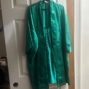 PINK Victoria's Secret Emerald Satin Robe